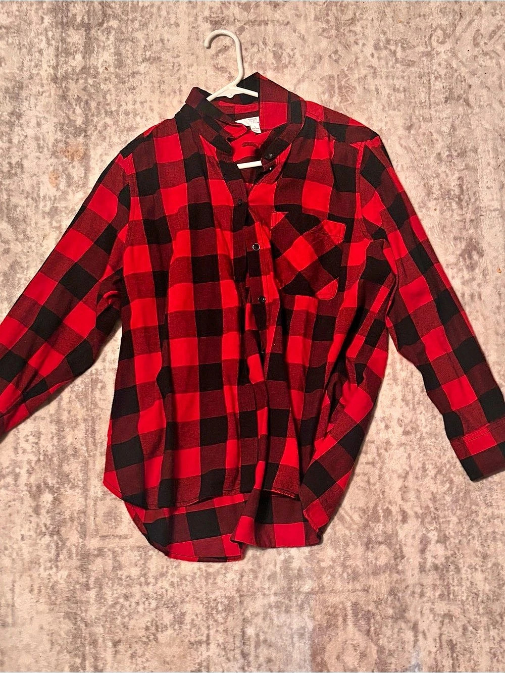 Universal Thread Red and Black Buffalo Plaid Flannel Button Down Like New